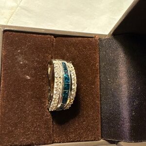 Blue & white Diamond ring